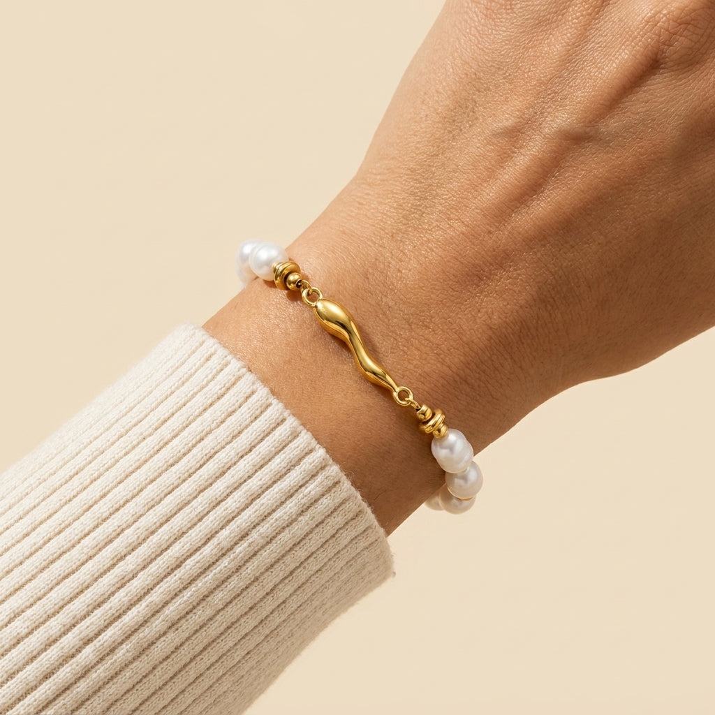 Women's Baroque Faux Pearl Bracelet