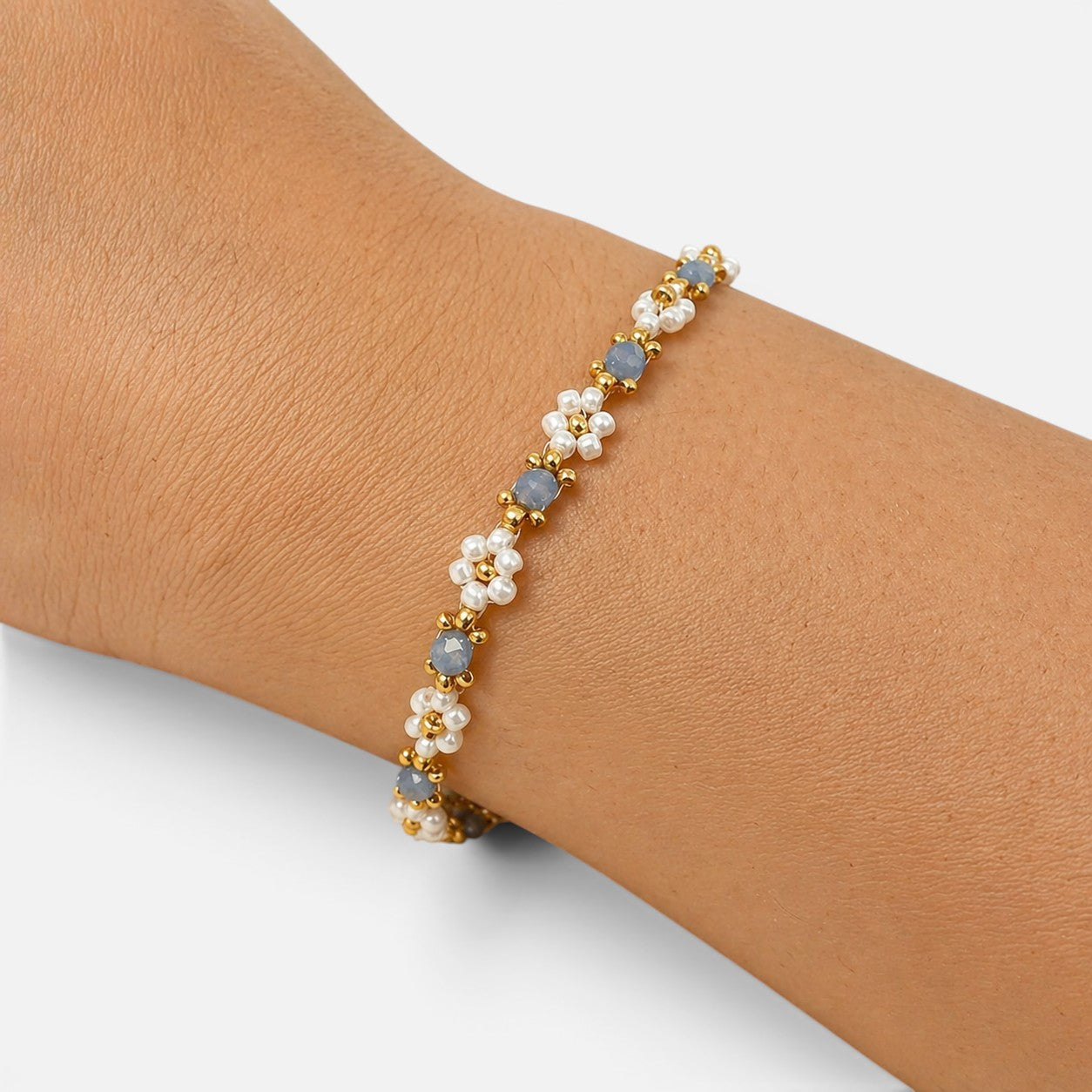 Women's Daisy Beaded Bracelet