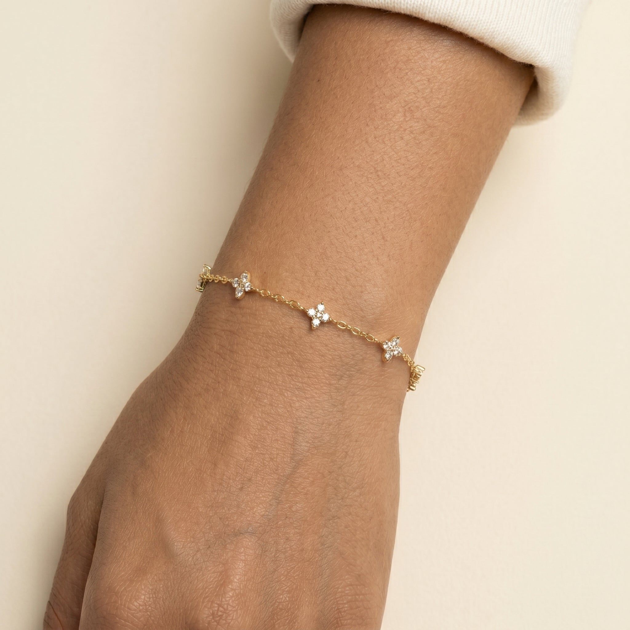 womens-crystal-star-station-bracelet-4.jpeg