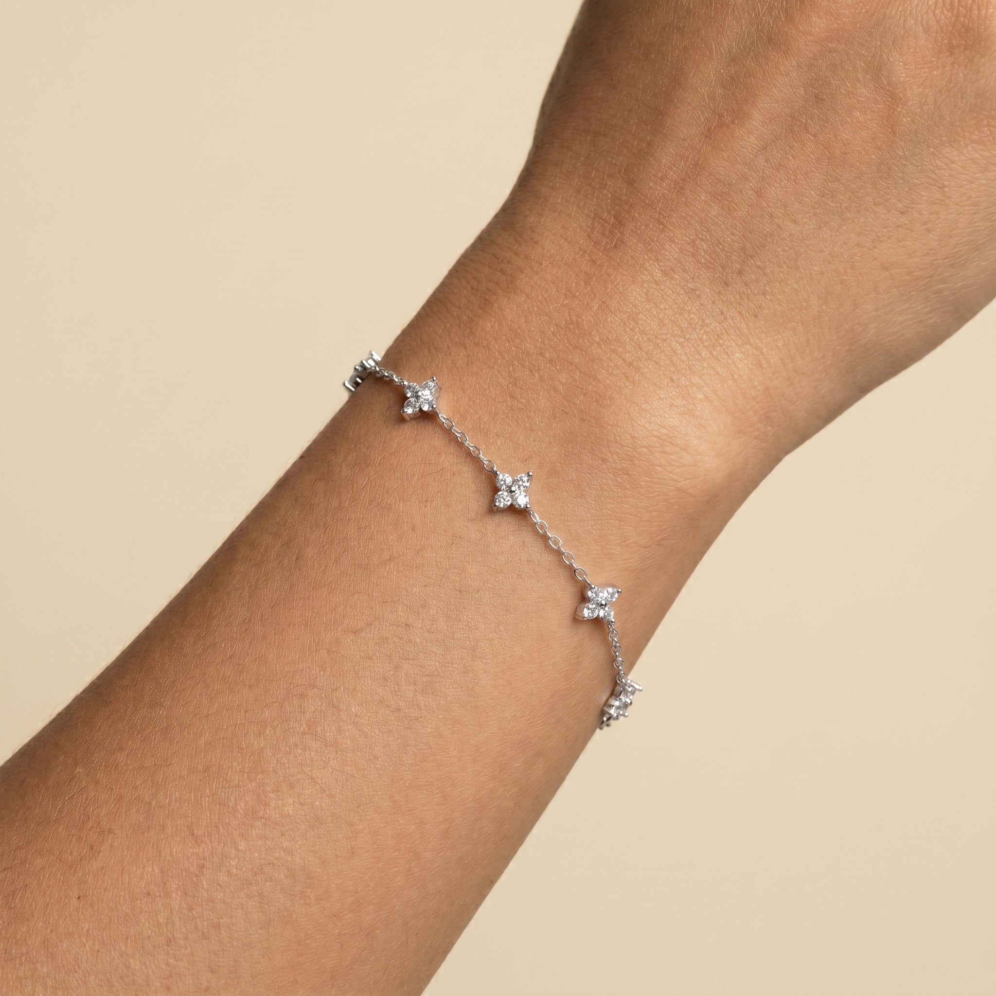 womens-crystal-star-station-bracelet-8.jpeg