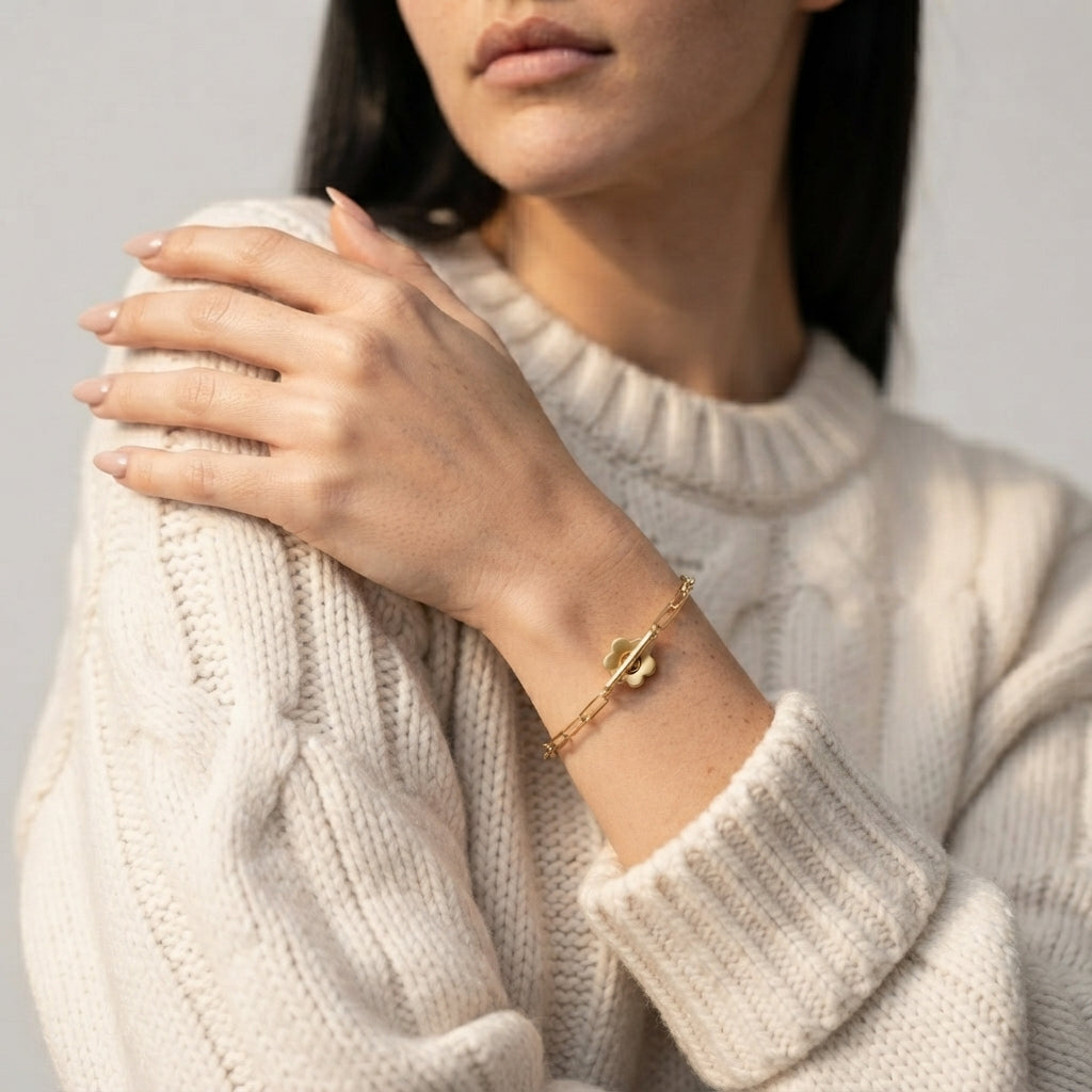 Women's Daisy Toggle Chain Bracelet