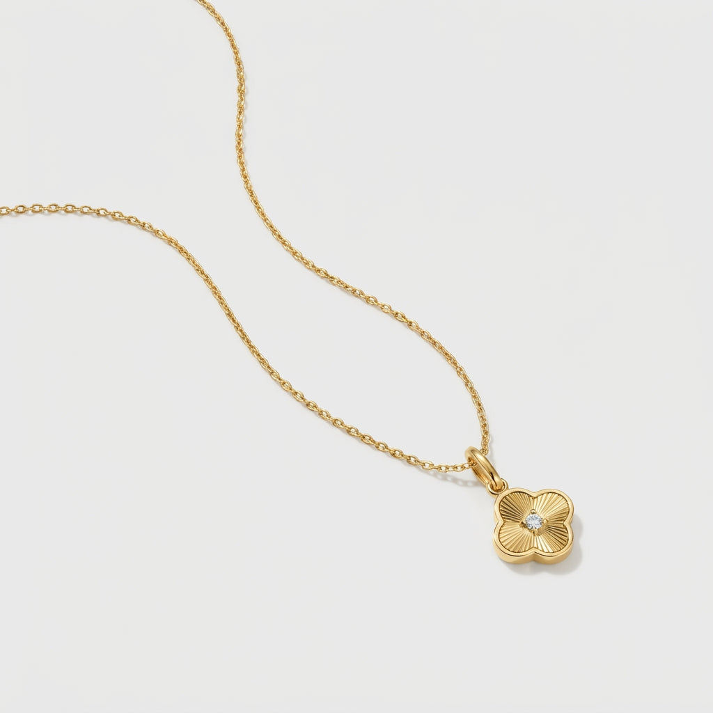 Women's Fluted Clover Pendant Necklace