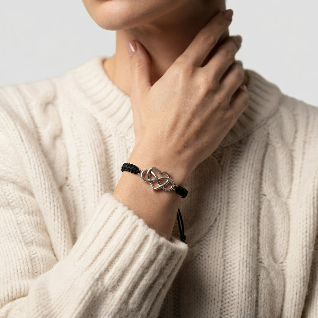 Women's Heart Knot Bracelet