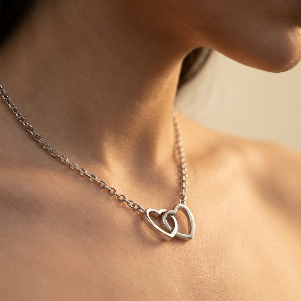Women's Interlocking Heart Pendant Necklace