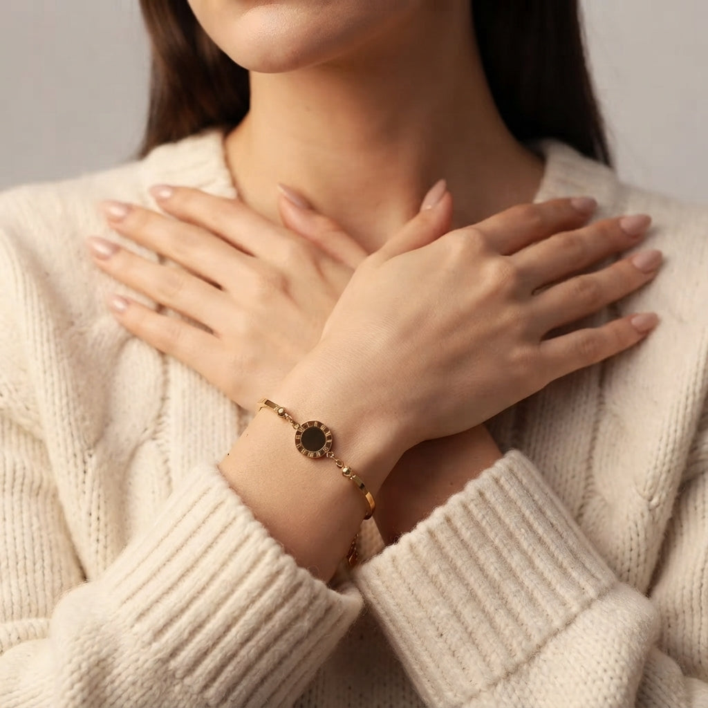 Women's Roman Numeral Disc Bracelet