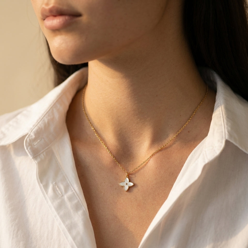 Women's White Flower Pendant Necklace